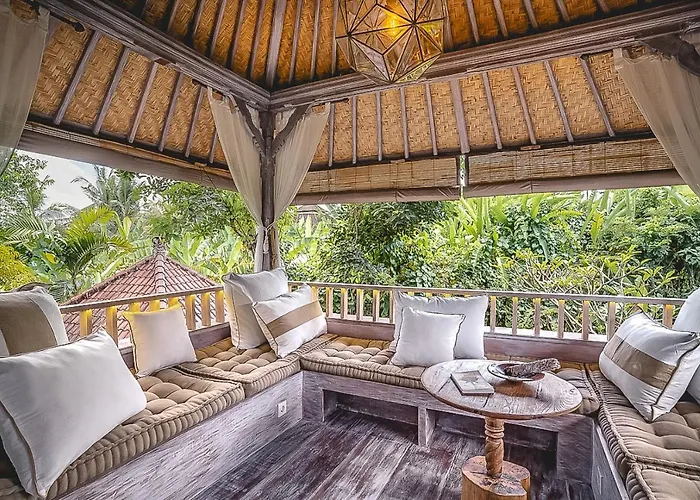 1111 Villa Ganesh Resort *